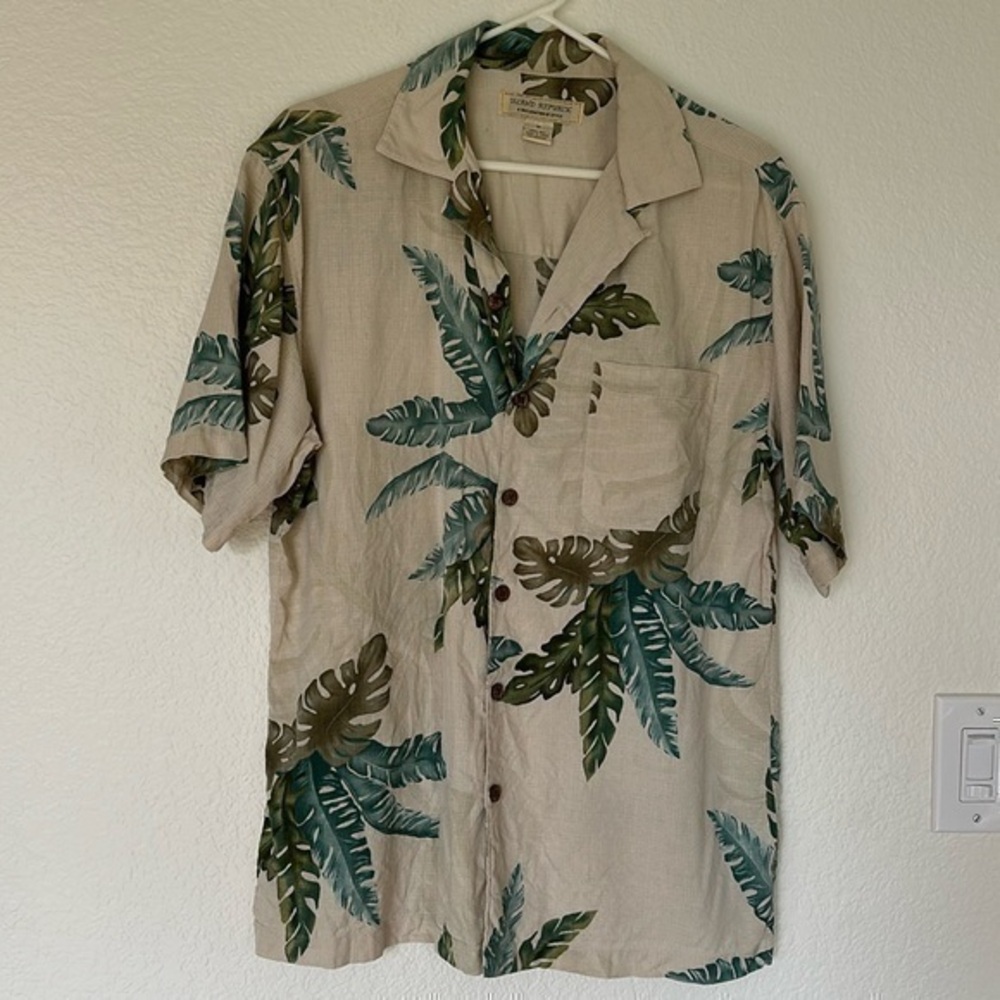 Island republic silk button down shirt men’s medium tropical